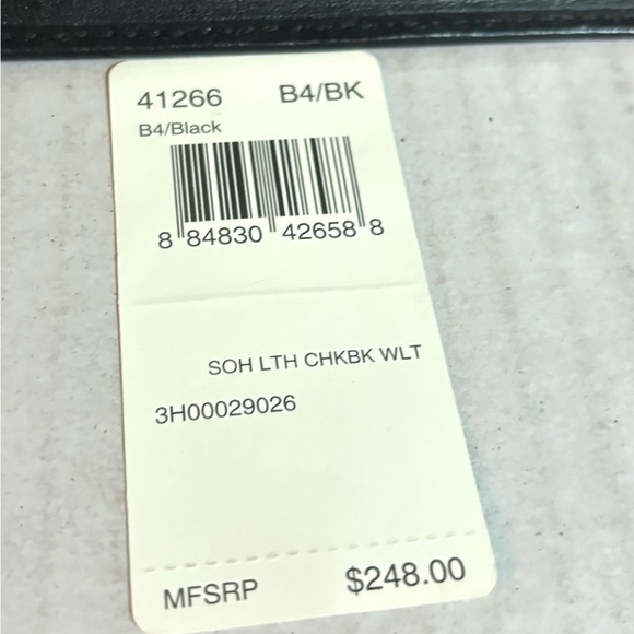 Coach vintage Elegant Black Leather wallet with Gold Accent - Picture 4 of 6